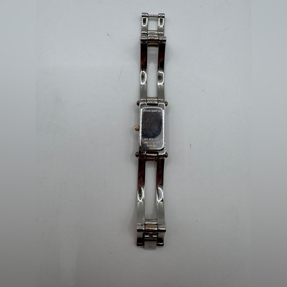 Vintage Bulova Quartz Women’s Watch – Two-Tone Bracelet, Excellent Condition - Picture 5 of 7